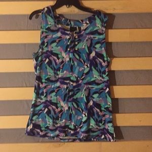Women's cute little top preworn